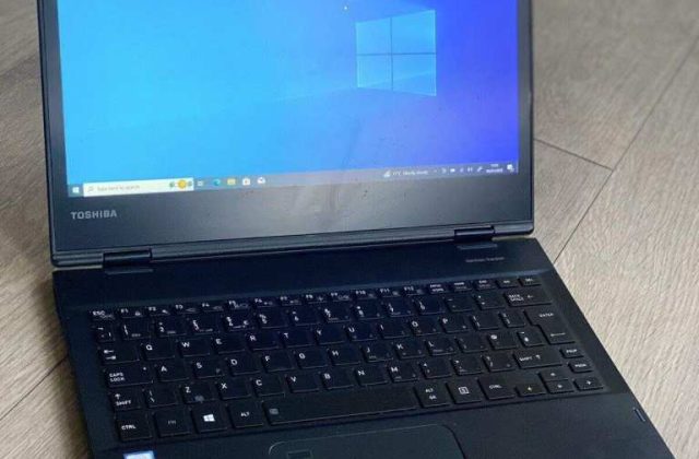 Toshiba Portege 2in1 Laptop i5 3.8GHz IPS Full HD TouchScreen Windows11